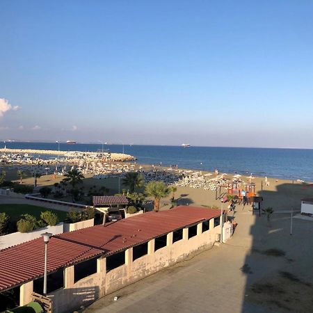 Beach Apartment Mackenzie, Ларнака Экстерьер фото